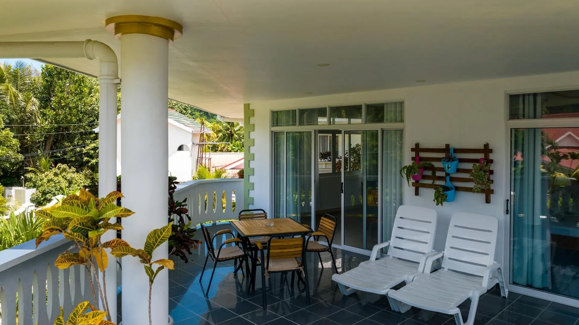 340 Degrees Mountain View Apartments Anse a La Mouche