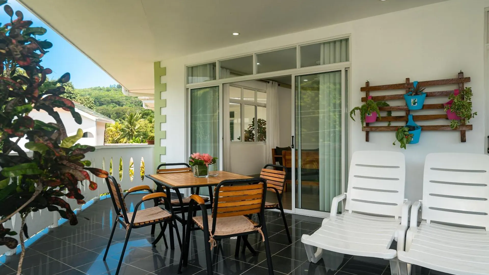 340 Degrees Mountain View Apartments Anse a La Mouche