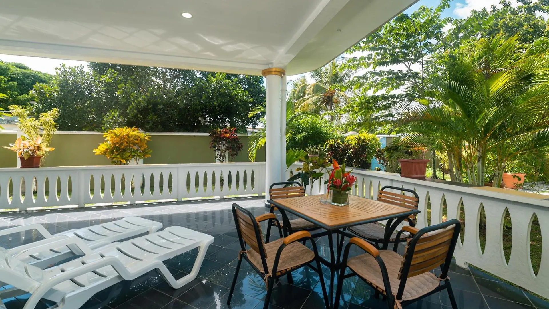 340 Degrees Mountain View Apartments Anse a La Mouche Seychelles